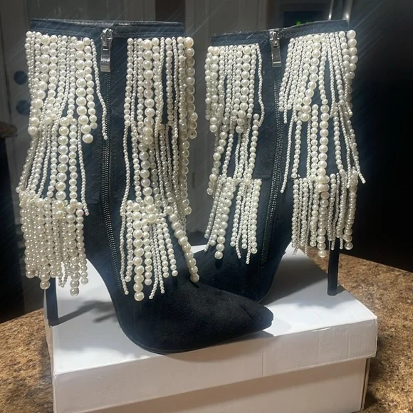 NEW NWOB AKIRA BLACK & PEARL FRINGE BOOTS POINTED TOE STILETTO HEEL 8 - Picture 3 of 5